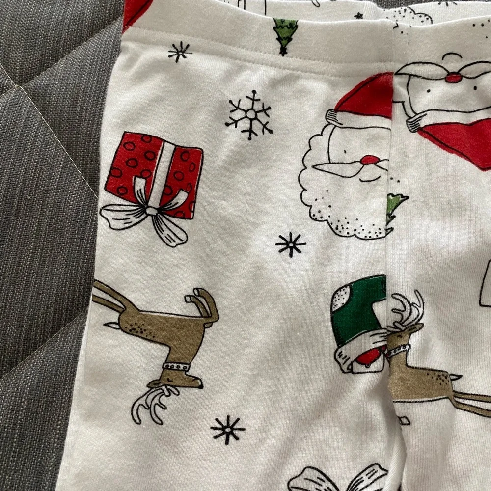Carter’s 4T boys Santa Holiday Christmas Pajamas - Red and White